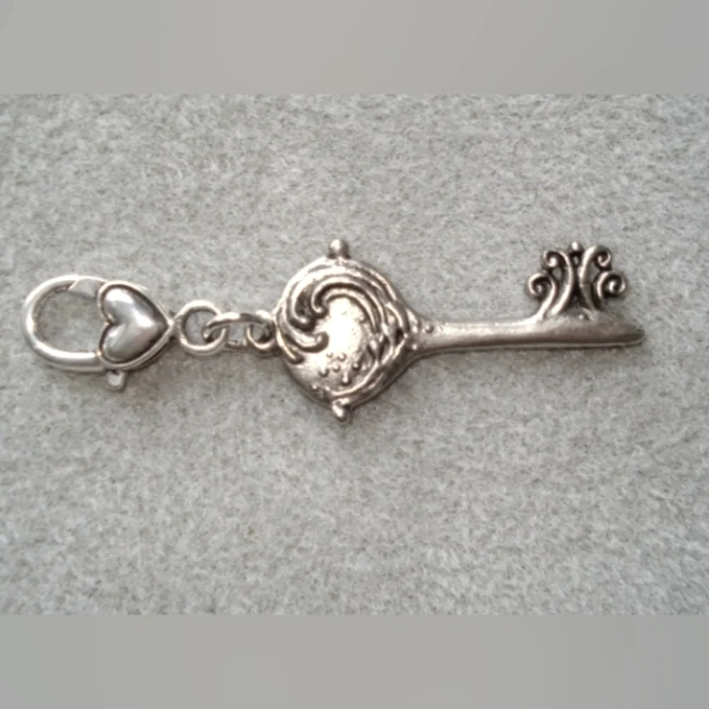Mermaid Key - Picture 1 of 2